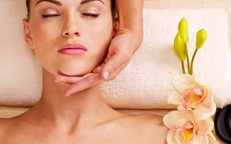Expert Jeunesse Clarins